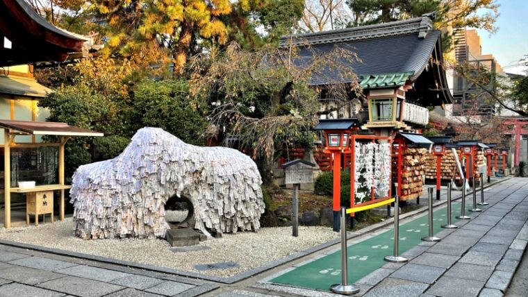 yasui-konpiragu-shrine-precincts