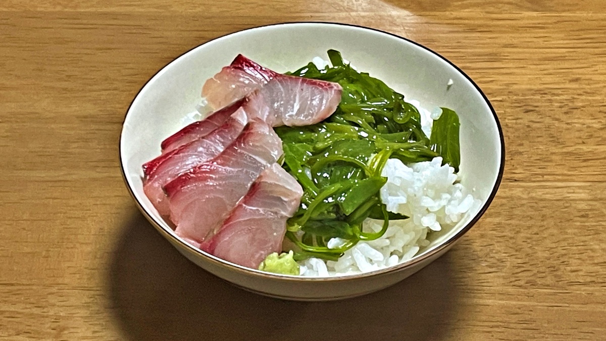 Eye-catching seafood bowl